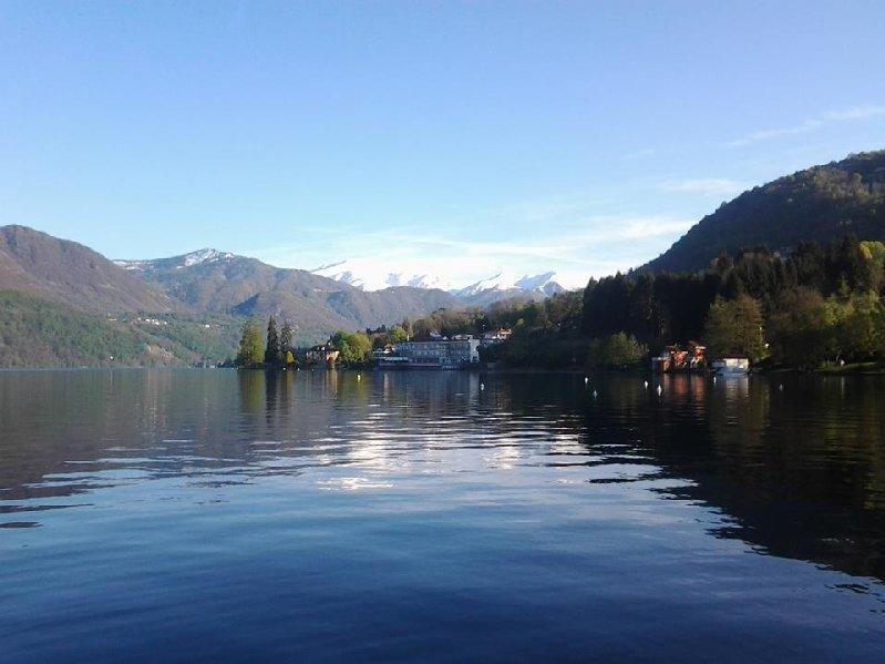 Appartamenti Vacanze E Camere Roccetta Fiorita Pettenasco Zewnętrze zdjęcie