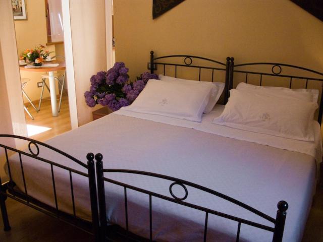 Appartamenti Vacanze E Camere Roccetta Fiorita Pettenasco Zewnętrze zdjęcie