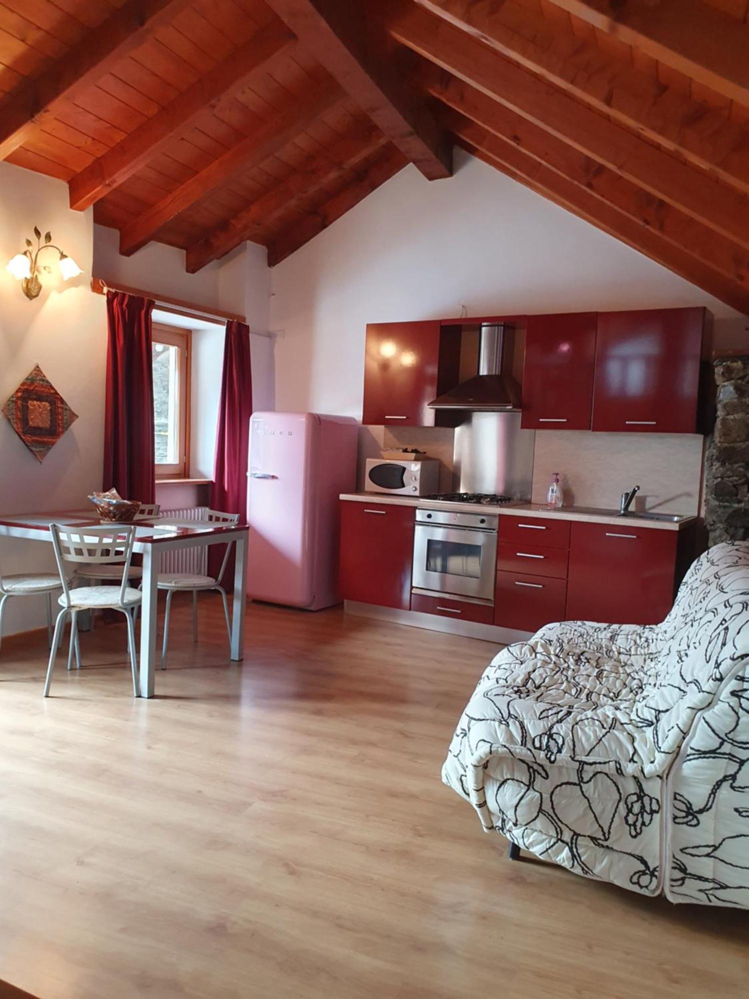 Appartamenti Vacanze E Camere Roccetta Fiorita Pettenasco Pokój zdjęcie
