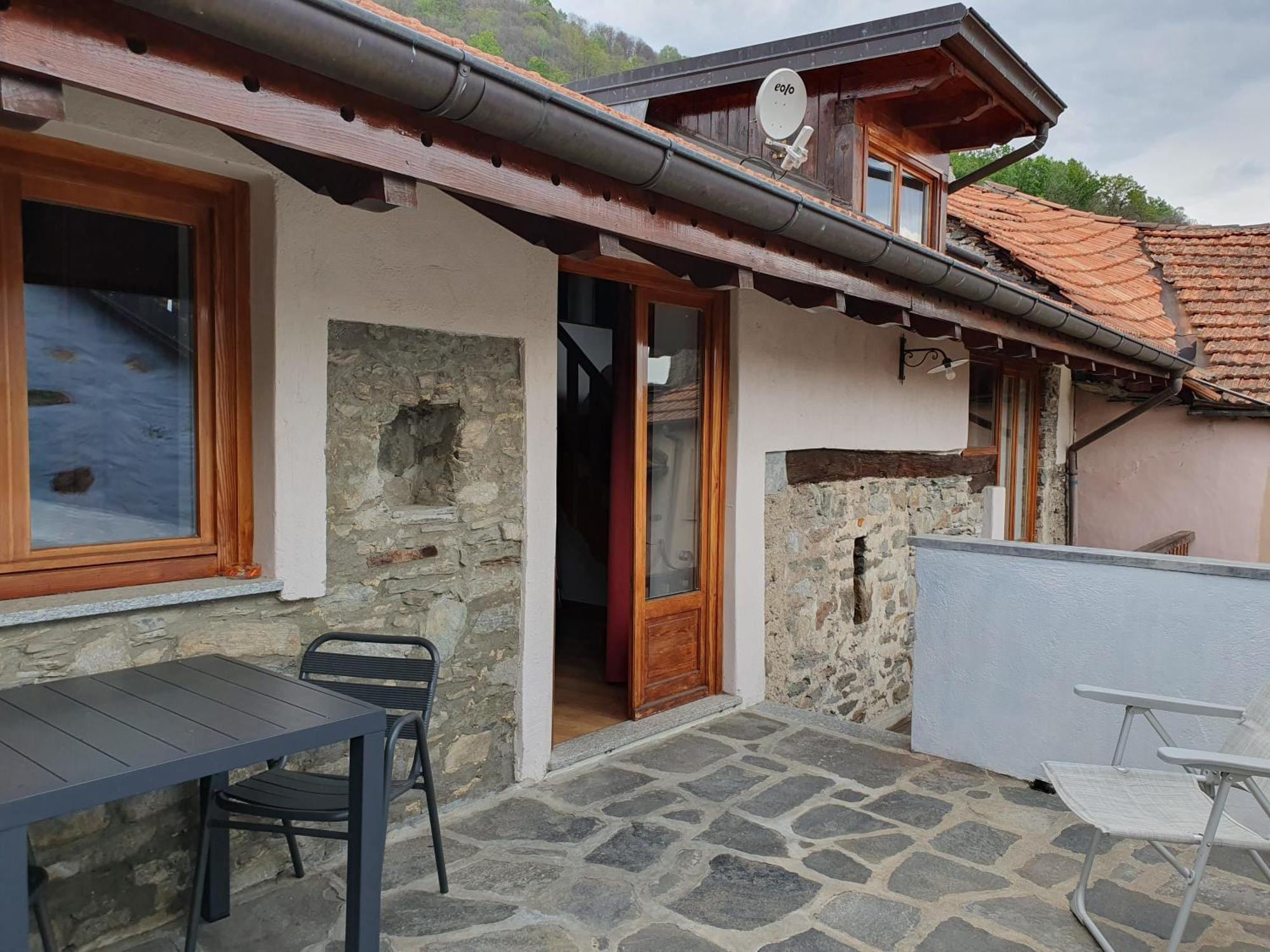 Appartamenti Vacanze E Camere Roccetta Fiorita Pettenasco Pokój zdjęcie