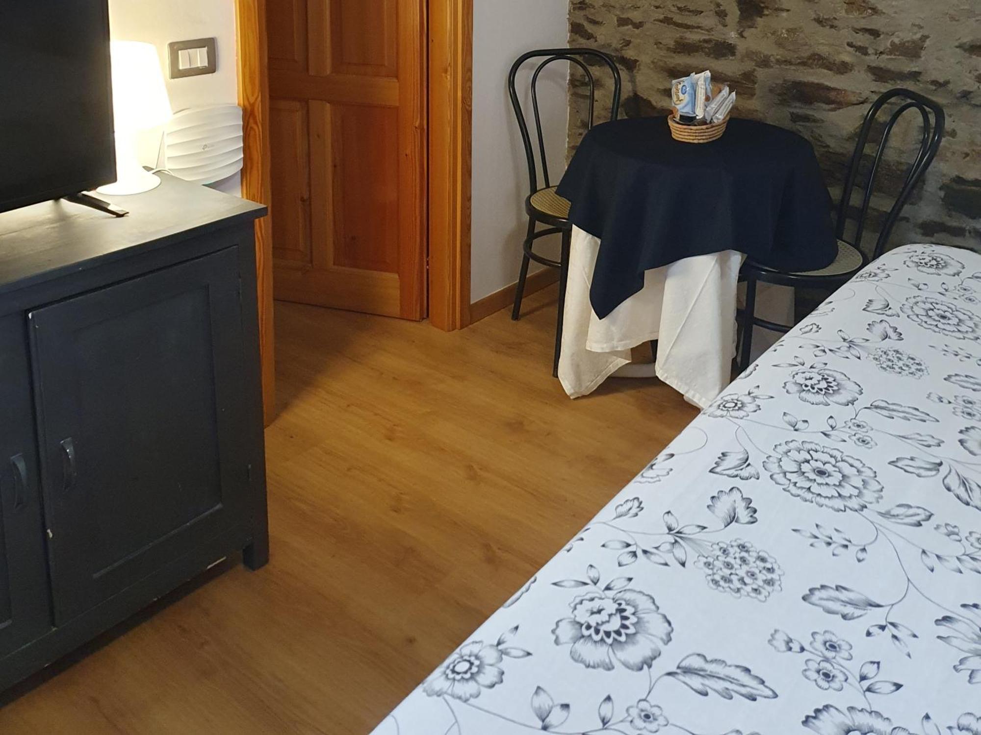Appartamenti Vacanze E Camere Roccetta Fiorita Pettenasco Pokój zdjęcie