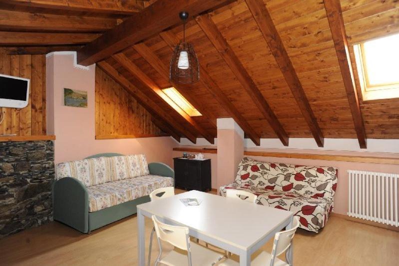 Appartamenti Vacanze E Camere Roccetta Fiorita Pettenasco Pokój zdjęcie